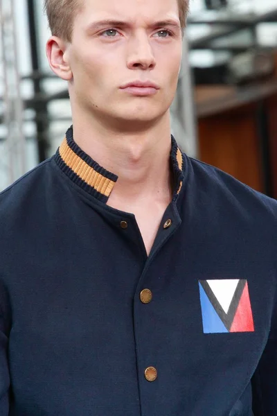 Look 7